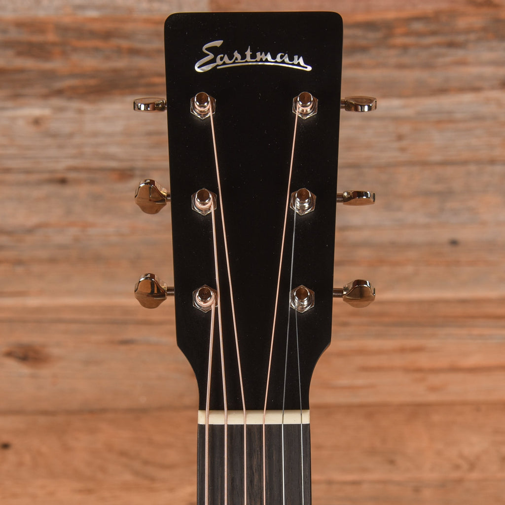 Eastman E1OM Natural - View 6 | MusicMarket