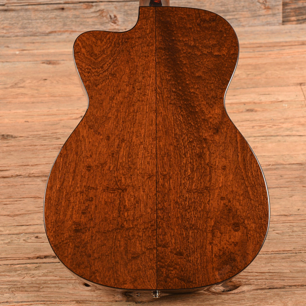 Eastman E1OMCE-Special Natural - View 3 | MusicMarket