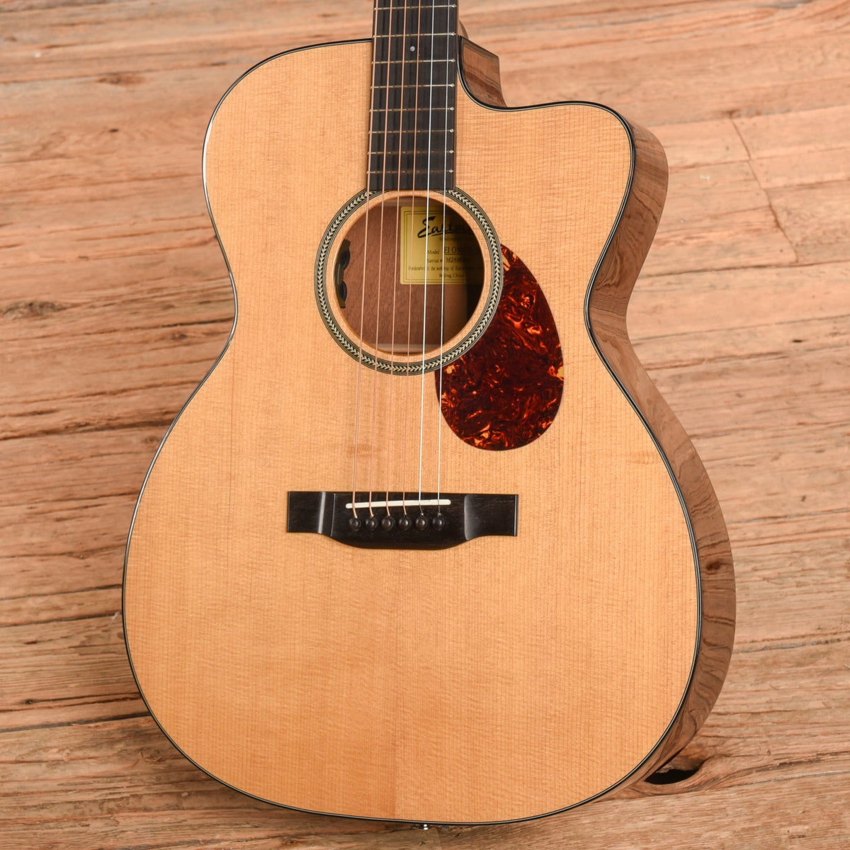Eastman E1OMCE-Special Natural - View 2 | MusicMarket