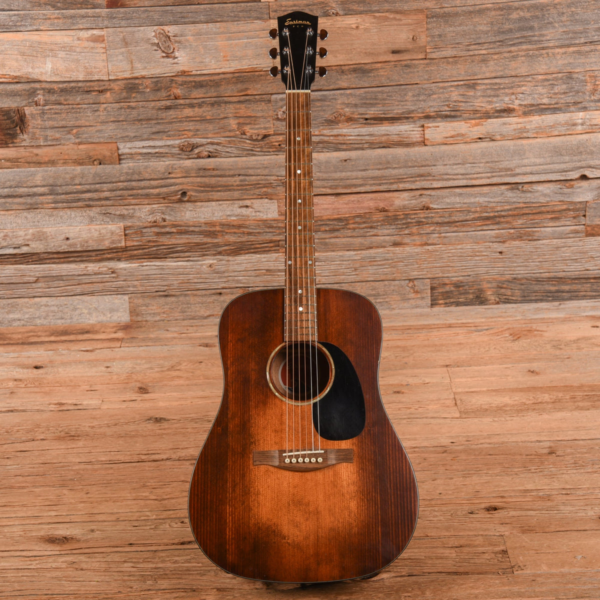 Eastman PCH1-OM Pacific Coast Highway Series Sunburst 2022 - View 4 | MusicMarket