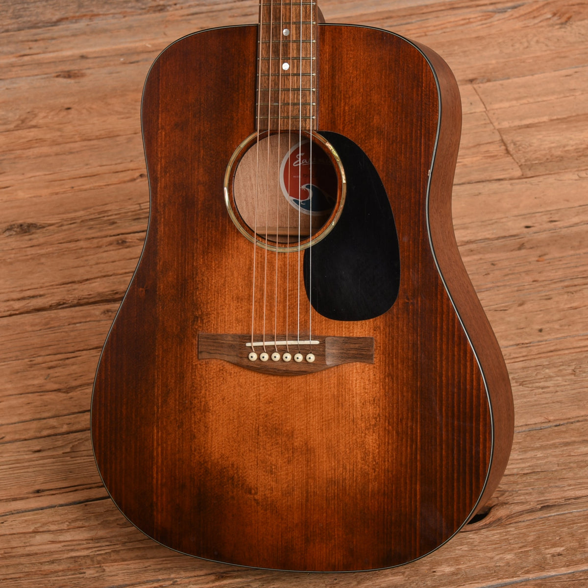 Eastman PCH1-OM Pacific Coast Highway Series Sunburst 2022 - View 2 | MusicMarket