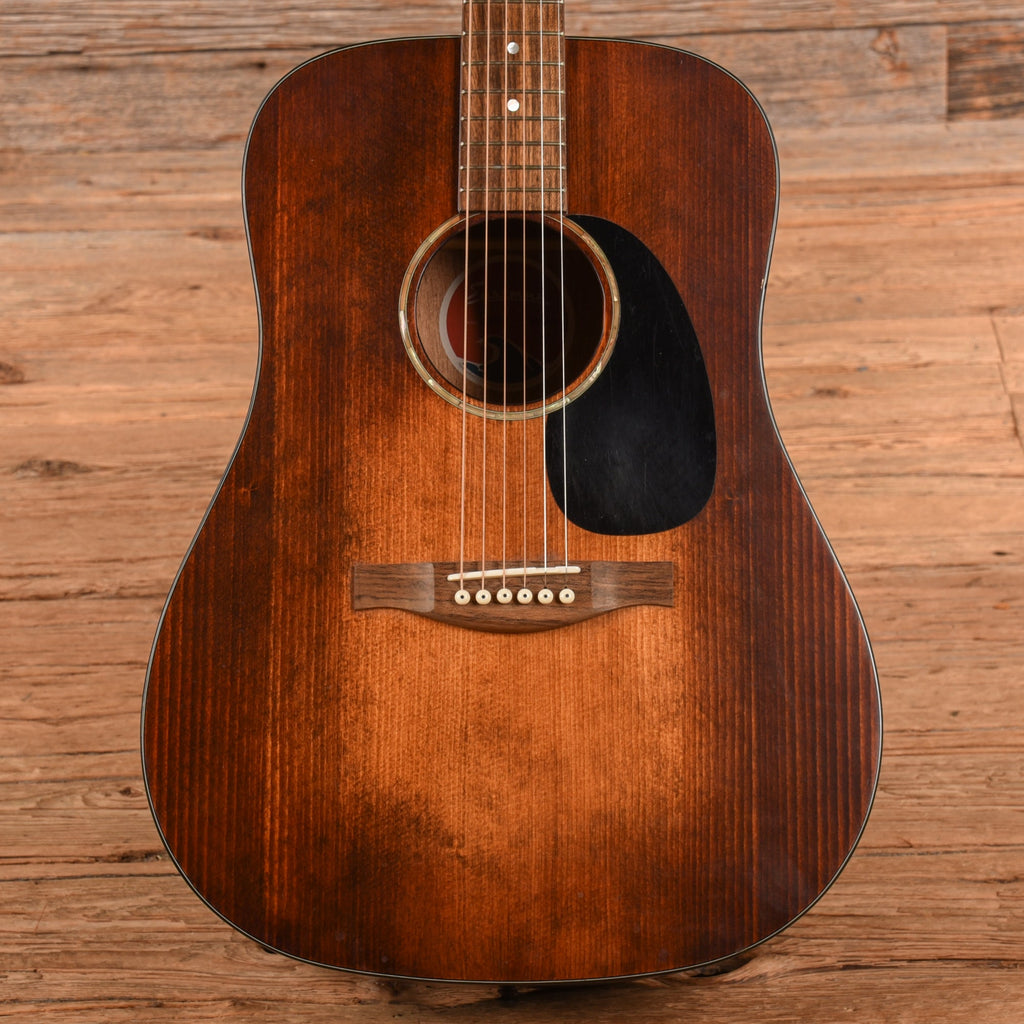 Eastman PCH1-OM Pacific Coast Highway Series Sunburst 2022 - MusicMarket