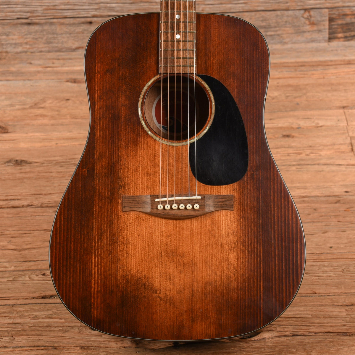 Eastman PCH1-OM Pacific Coast Highway Series Sunburst 2022 - MusicMarket