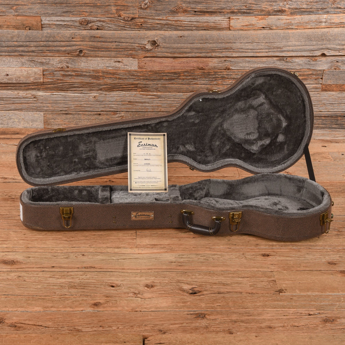 Eastman SB55DC/V Cherry - View 9 | MusicMarket