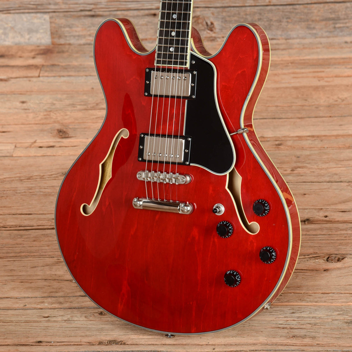 Eastman T386 Red 2021 - View 2 | MusicMarket