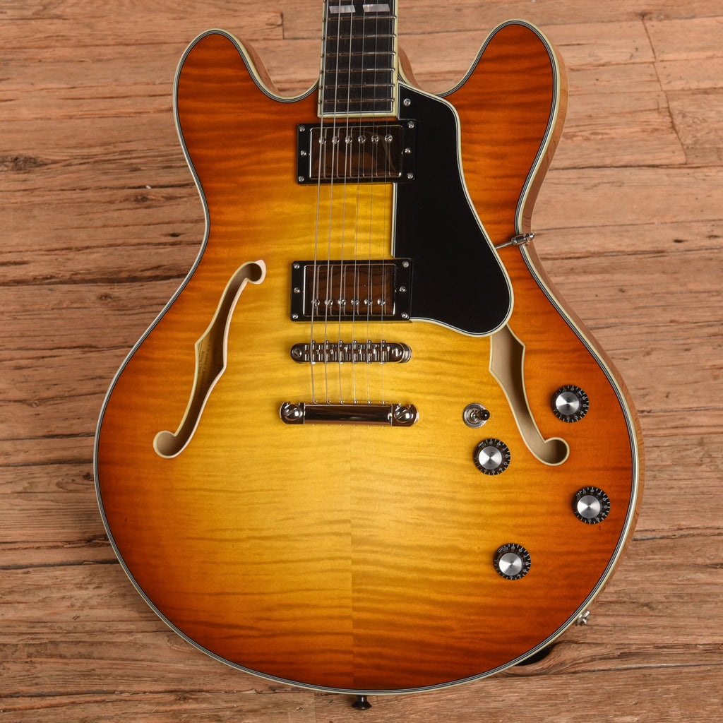 Eastman T486 Thinline Archtop Goldburst 2023 - View 2 | MusicMarket