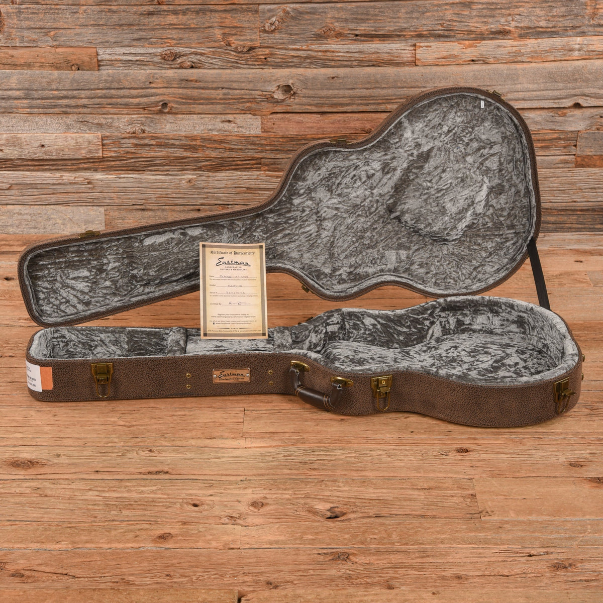 Eastman T60/TV Sunburst 2024 - View 9 | MusicMarket