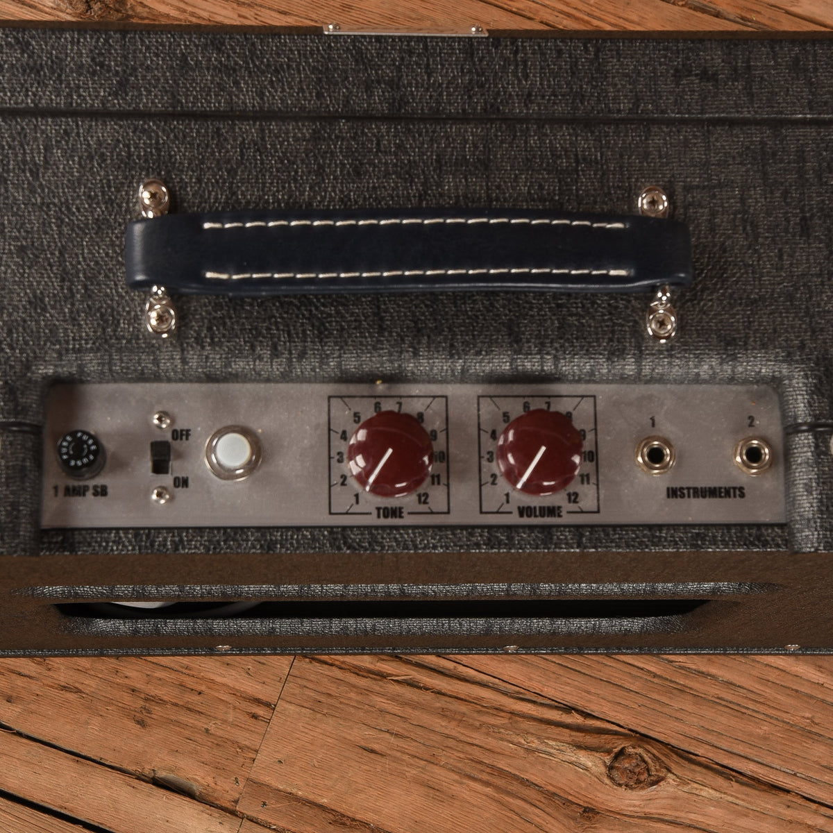 Echopark Clarence 1x15 Combo - View 3 | MusicMarket