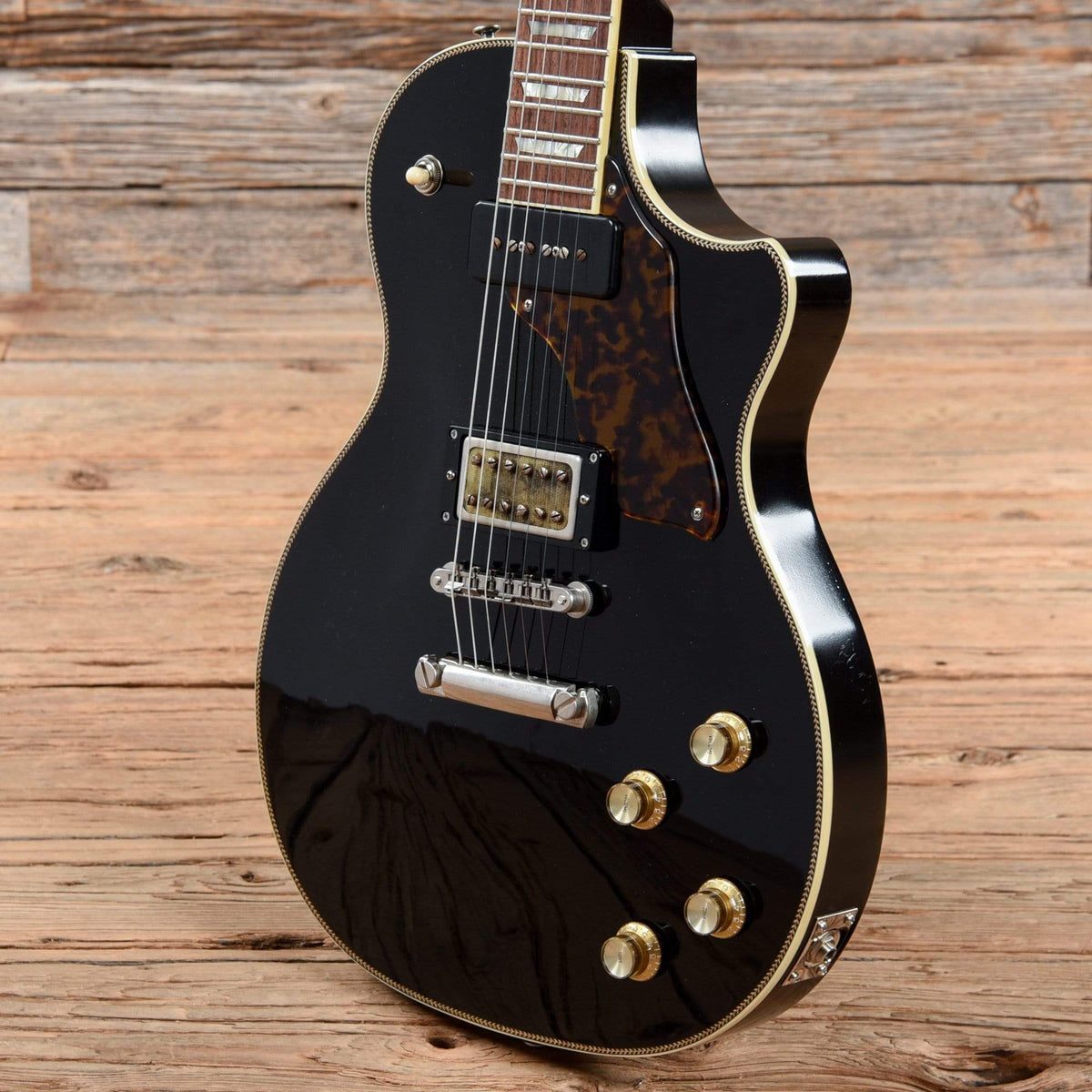 Echopark Downtowner Carved Top Case Study Black Beauty 2018 - View 2 | MusicMarket