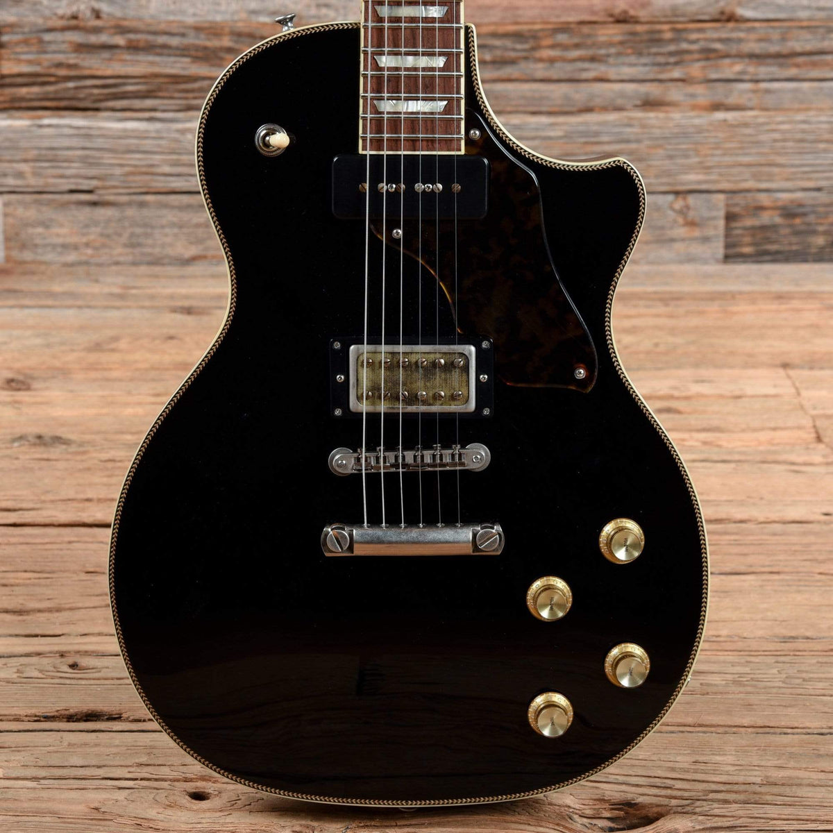 Echopark Downtowner Carved Top Case Study Black Beauty 2018 - MusicMarket