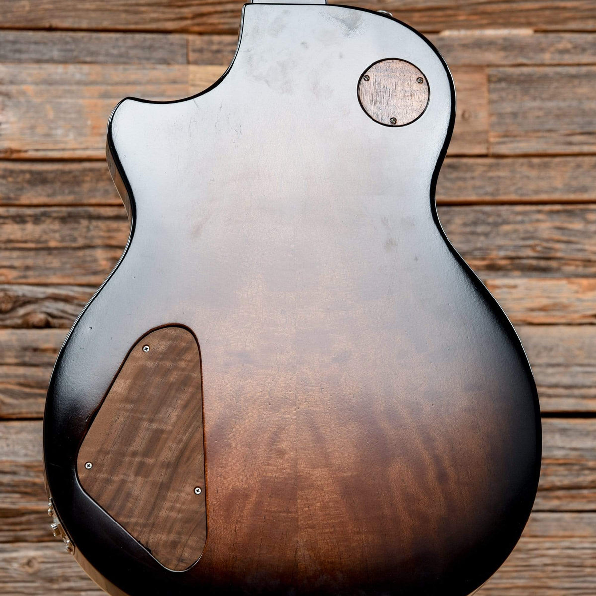 Echopark Downtowner Carved Top Case Study Black Beauty 2018 - View 9 | MusicMarket