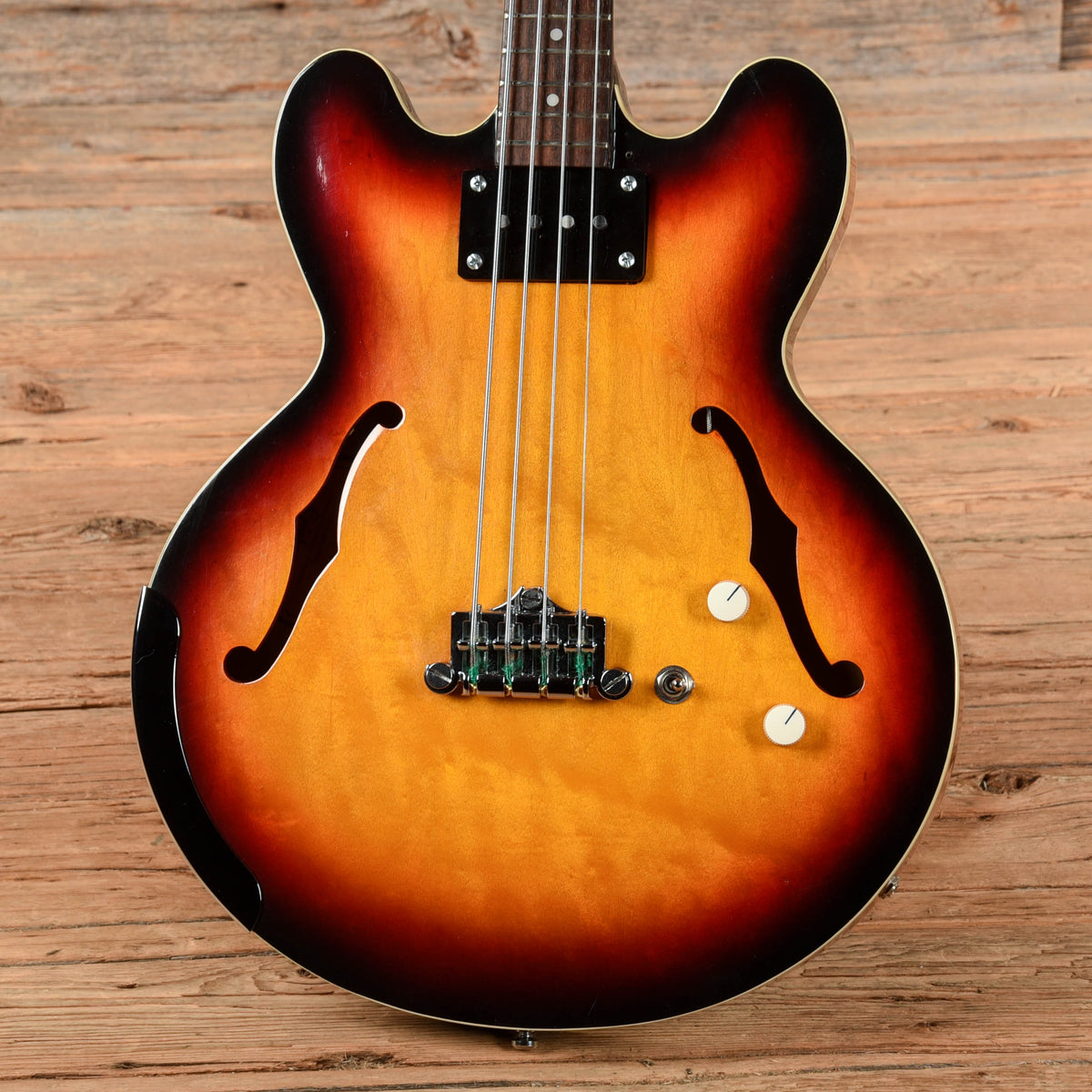 Epiphone Rivoli Bass Cherry - View 2 | MusicMarket