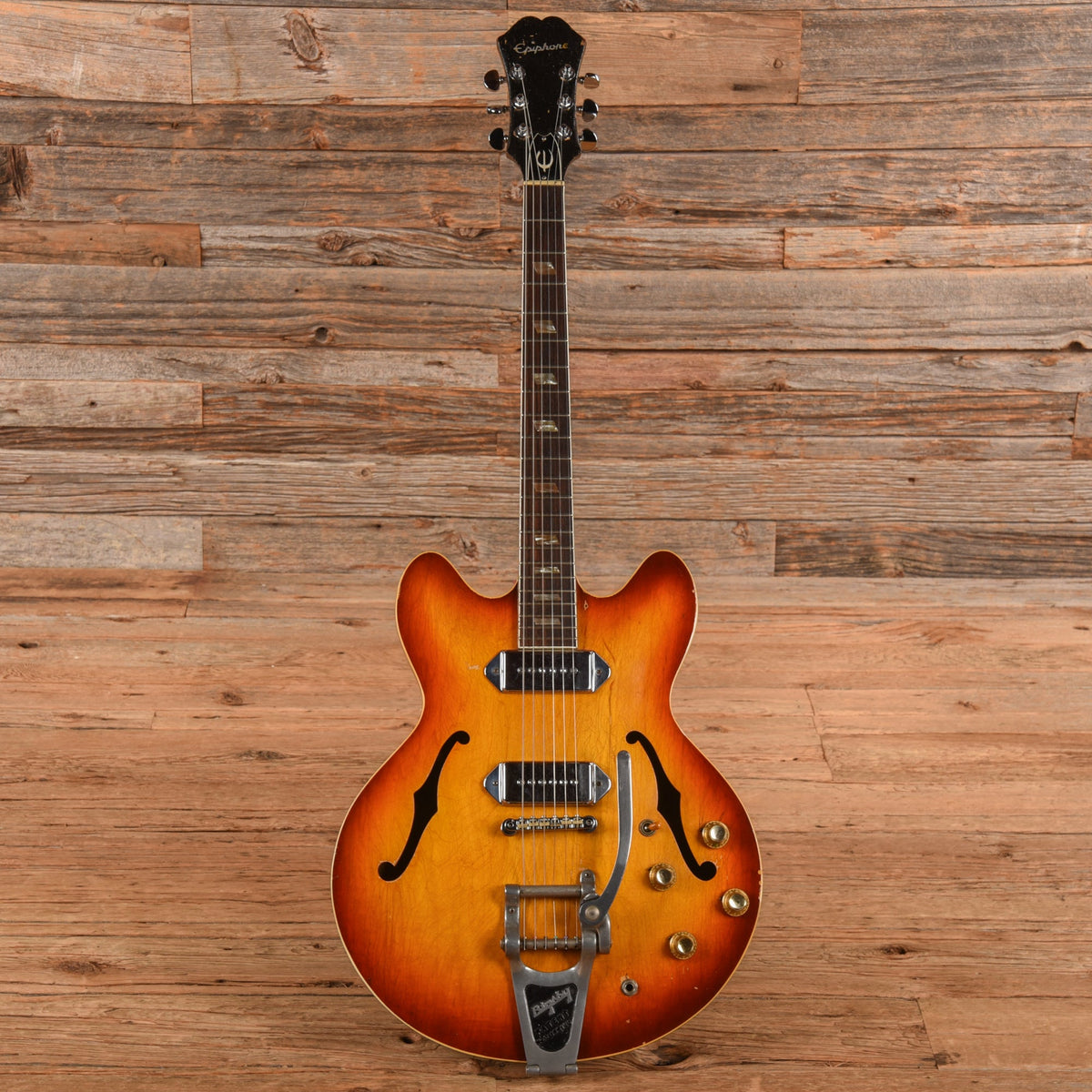 Epiphone Casino E230TD Sunburst 1966 - View 4 | MusicMarket