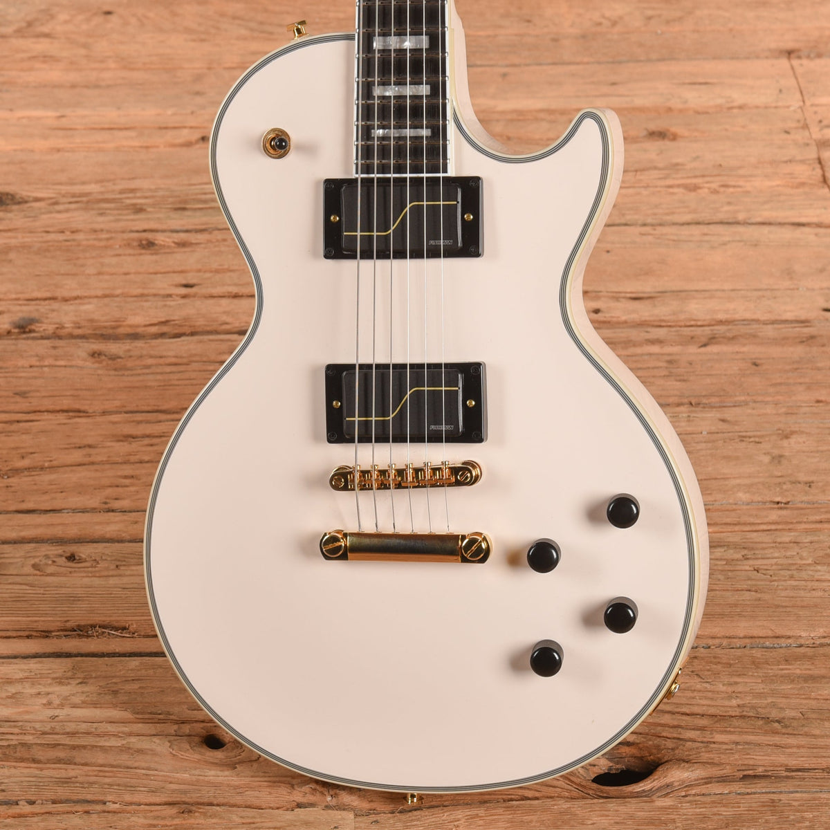 Epiphone Matt Heafy Les Paul Custom Origins White 2024 - View 2 | MusicMarket