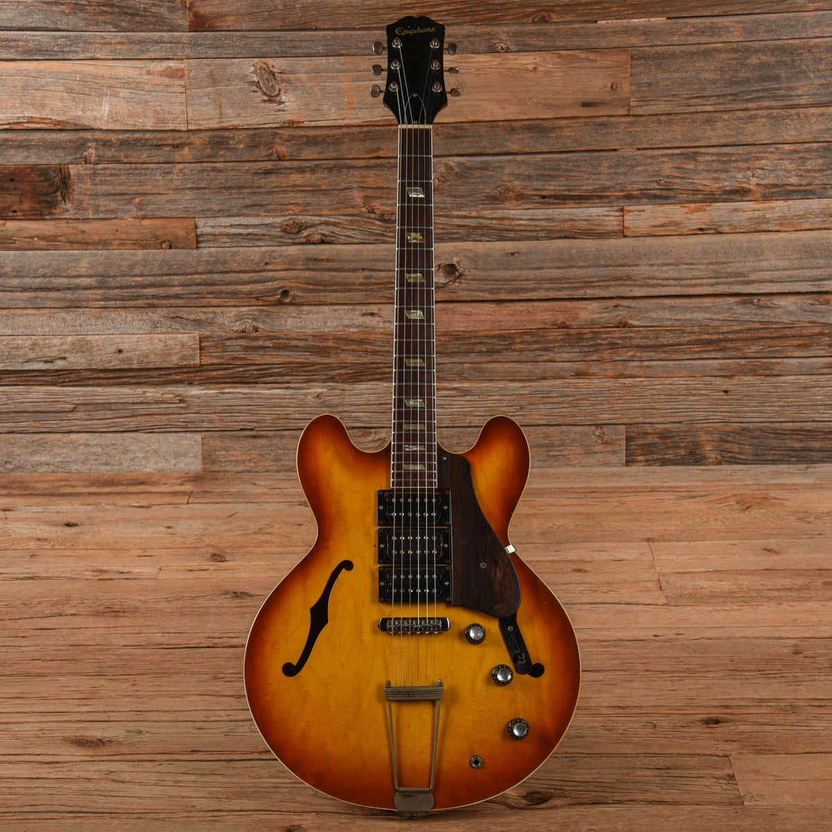 Epiphone Casino (Modified 3 Humbuckers) Sunburst 1960s - View 4 | MusicMarket
