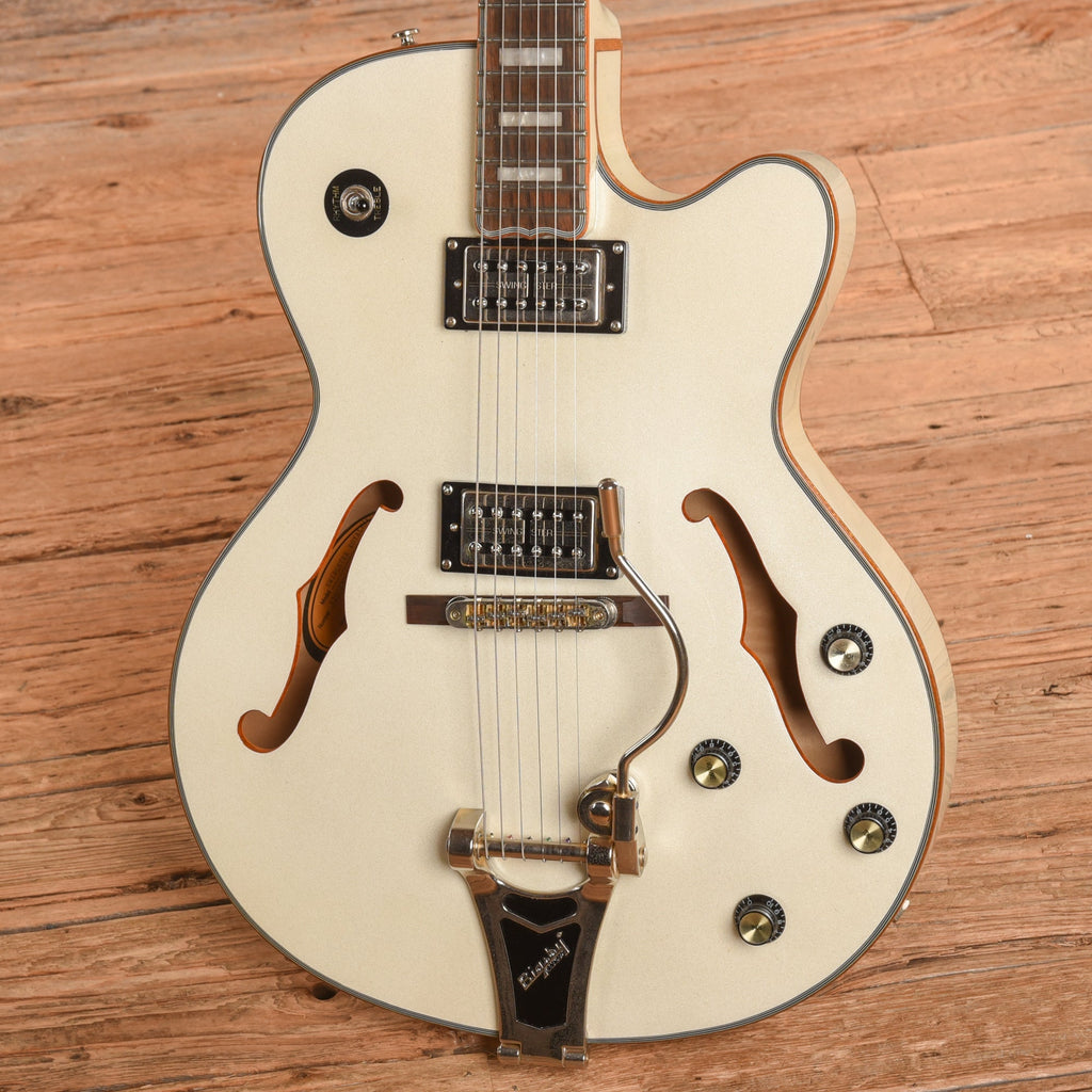 Epiphone Emperor Swingster Royale Pearl White 2012 - View 2 | MusicMarket
