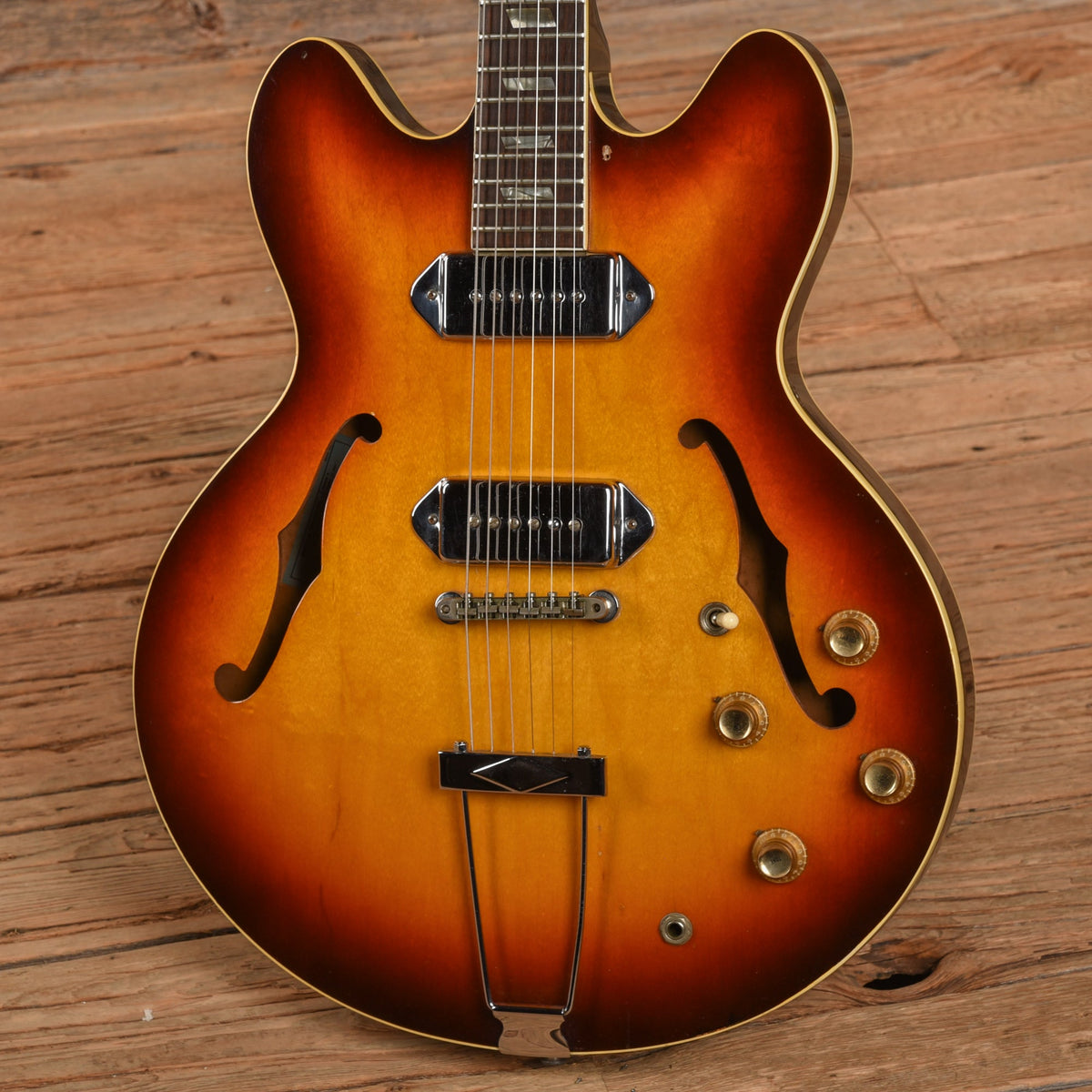 Epiphone Casino Sunburst 1967 - View 2 | MusicMarket