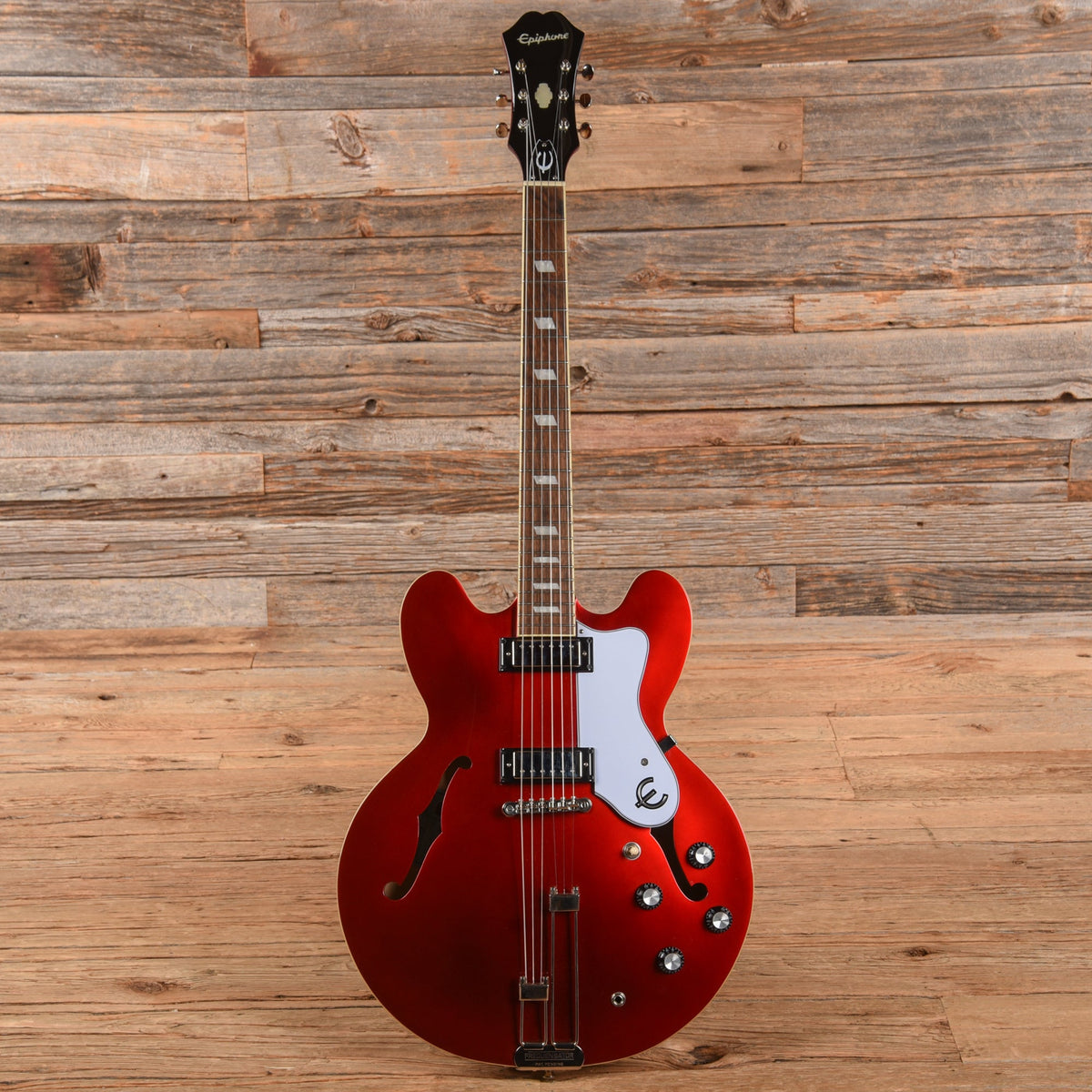 Epiphone Riviera Frequensator Sparkling Burgundy 2022 - View 4 | MusicMarket