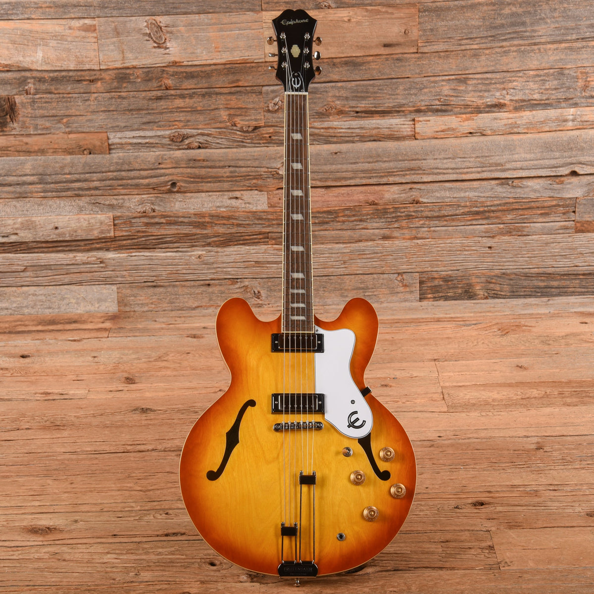 Epiphone Riviera Frequensator Sunburst 2024 - View 4 | MusicMarket