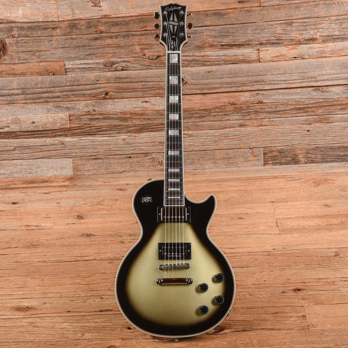 Epiphone Adam Jones Signature '79 Les Paul Custom Antique Silverburst 2024 - View 4 | MusicMarket