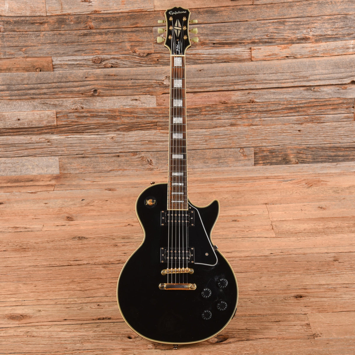 Epiphone Les Paul Classic Custom Pro Ebony 2017 - View 4 | MusicMarket