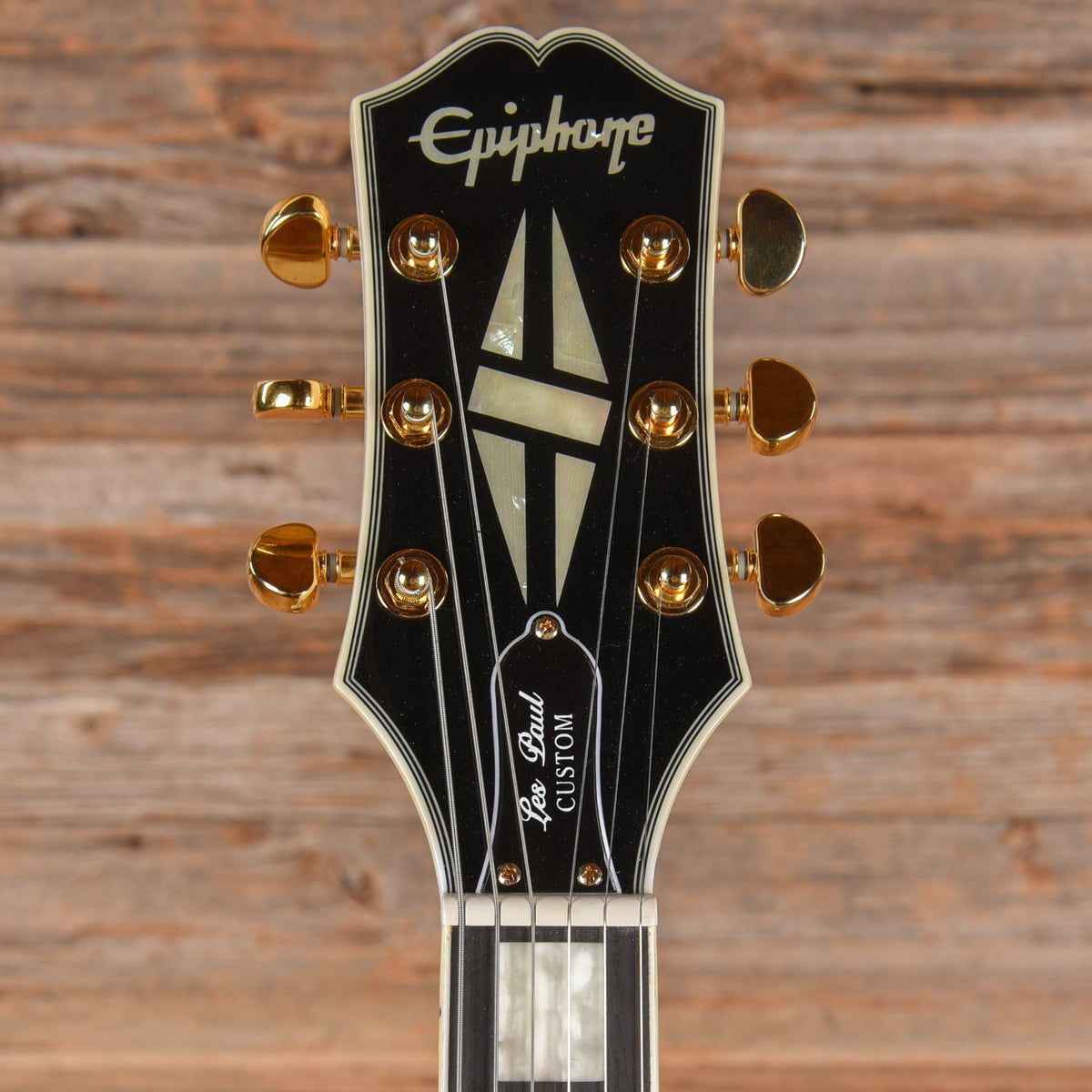 Epiphone Les Paul Custom White 2020 - View 6 | MusicMarket