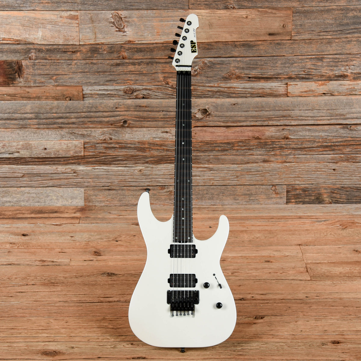 ESP USA M-II Pearl White 2020 - View 4 | MusicMarket