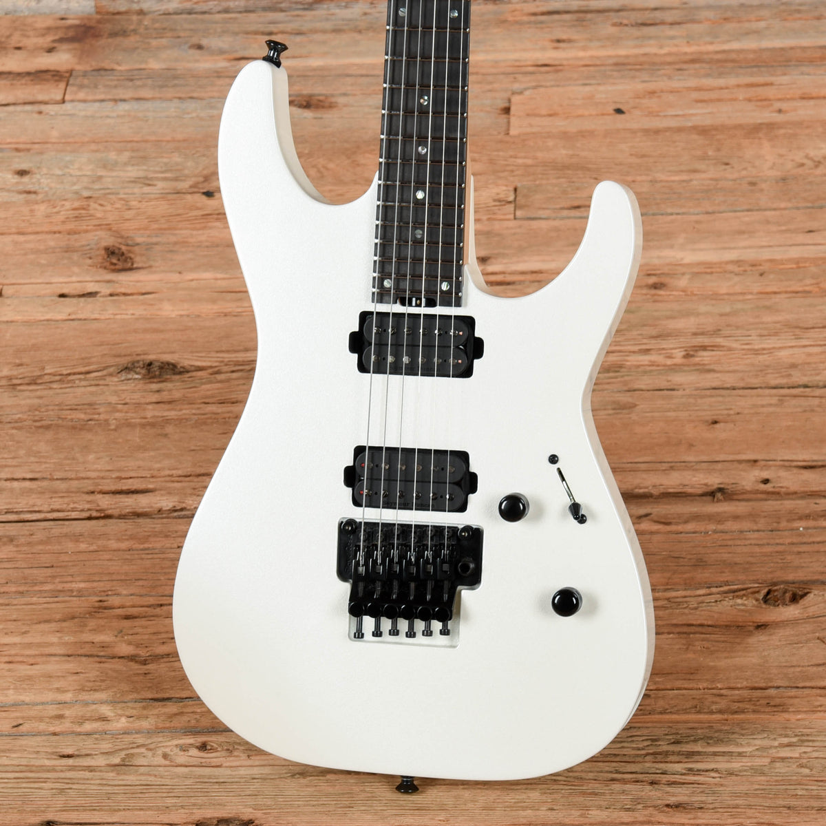 ESP USA M-II Pearl White 2020 - View 2 | MusicMarket
