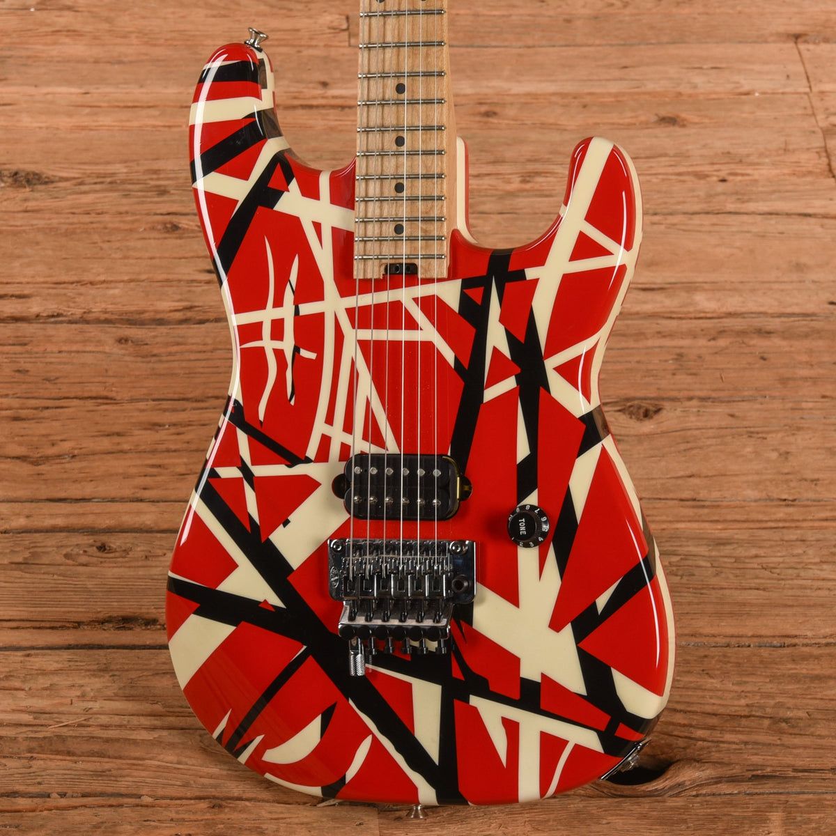 EVH Striped Series Red / White / Black 2020 - View 2 | MusicMarket