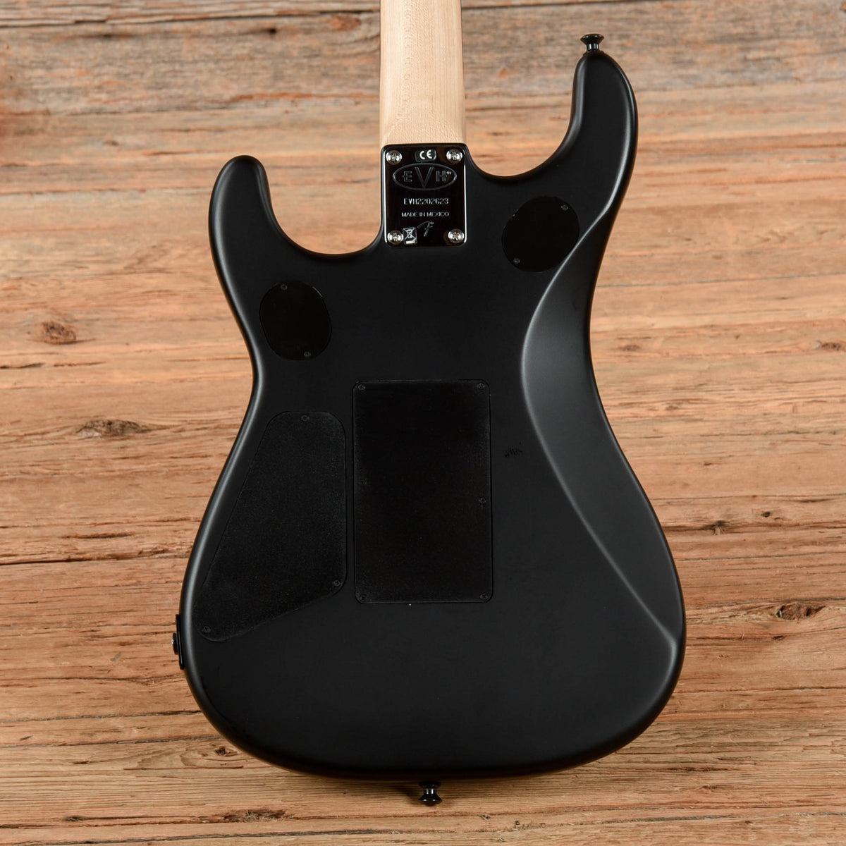 EVH 5150 Standard Stealth 2022 - View 3 | MusicMarket
