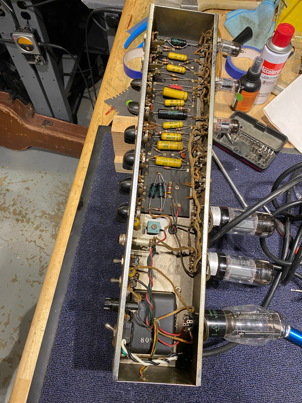 Fender Bassman 5F6A Gold Re-Tolex 1960 - View 4 | MusicMarket