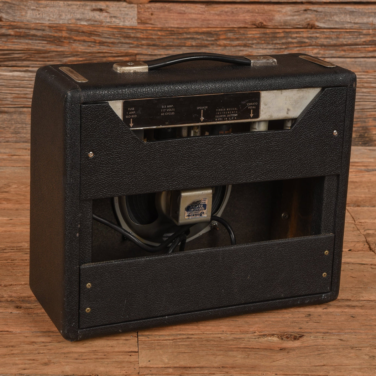 Fender Vibro Champ 6-Watt 1x8" Guitar Combo Amp 1968 - View 2 | MusicMarket