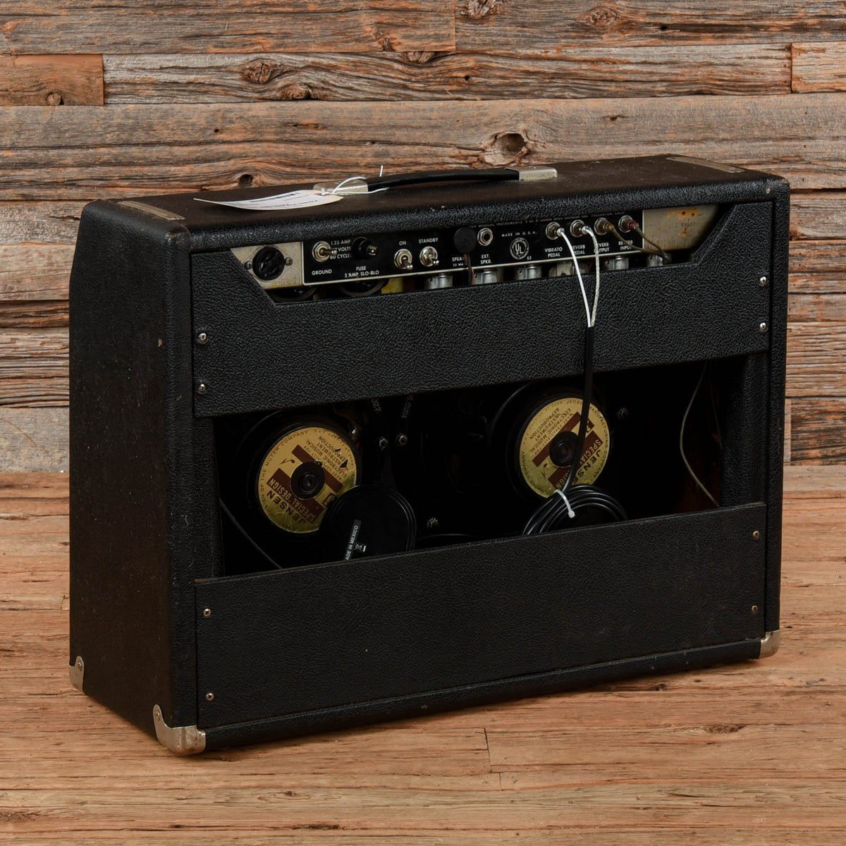 Fender Vibrolux Reverb 1965 - View 2 | MusicMarket