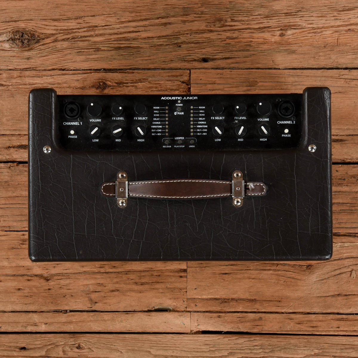 Fender Acoustic Junior 2-Channel 100-Watt 1x8" Acoustic Guitar Combo Amp - View 3 | MusicMarket