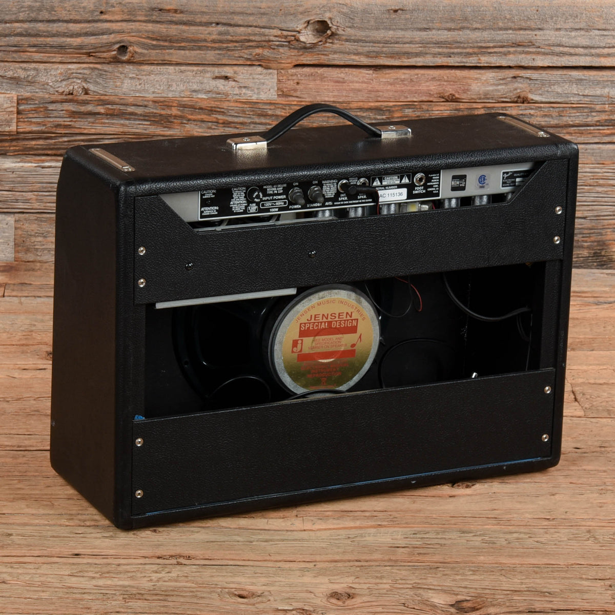 Fender '65 Deluxe Reverb Reissue 22-Watt 1x12" Guitar Combo - View 2 | MusicMarket