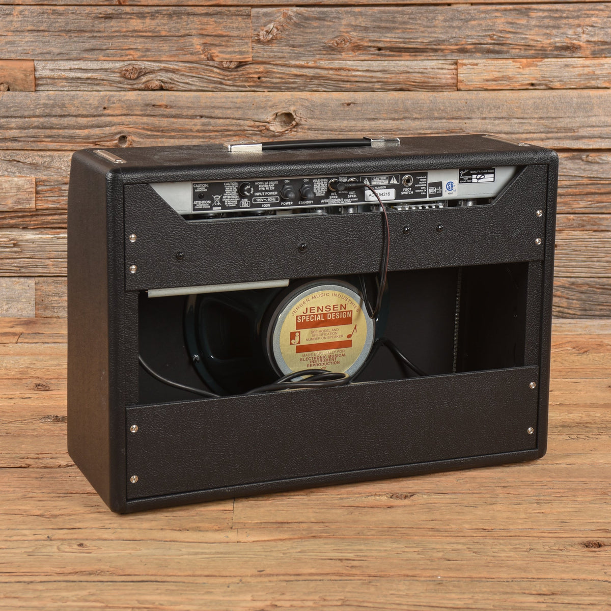 Fender '65 Deluxe Reverb Reissue - View 2 | MusicMarket