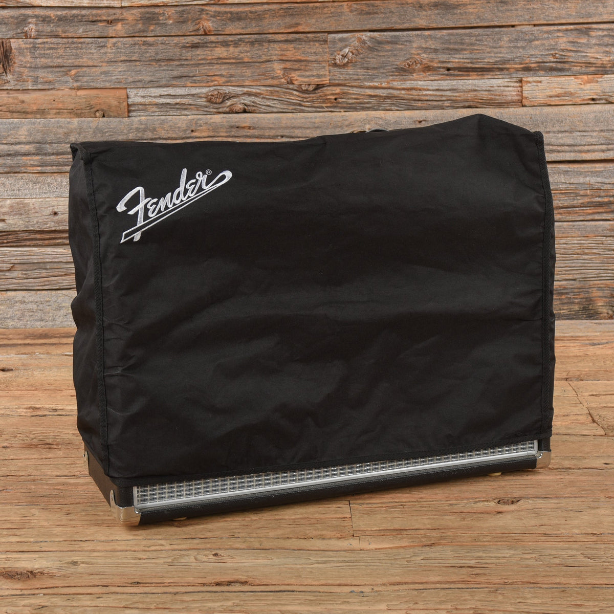 Fender '68 Custom Vibrolux Reverb-Amp 2-Channel 35-Watt 2x10" Guitar Combo - View 3 | MusicMarket