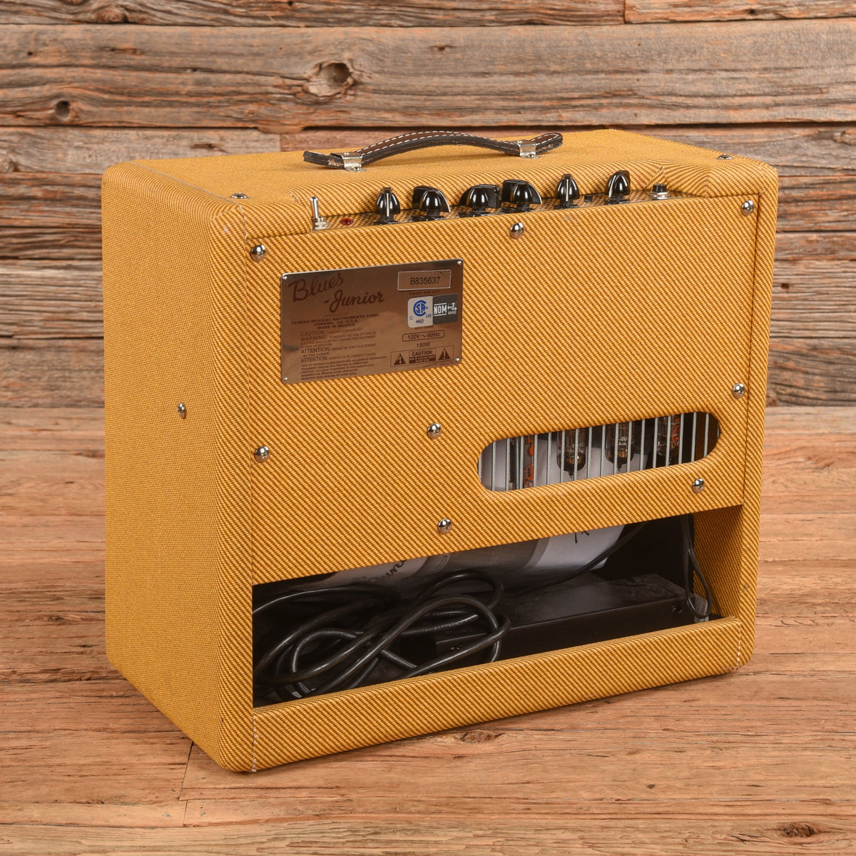 Fender Blues Junior 15-Watt 1x12" Guitar Combo Amp - View 2 | MusicMarket