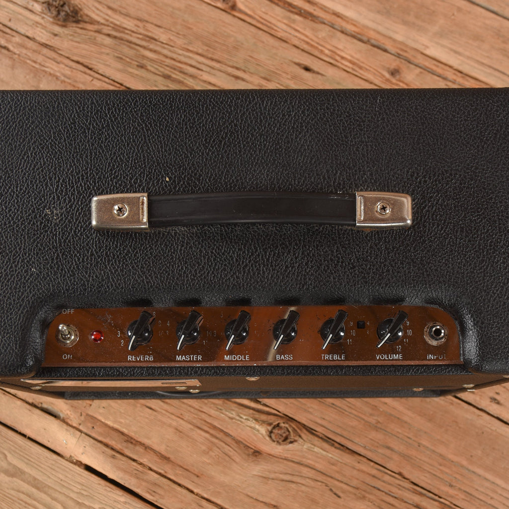 Fender Blues Junior - View 3 | MusicMarket