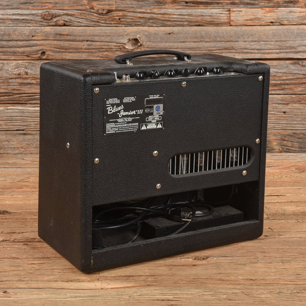 Fender Blues Junior III 15-Watt 1x12" Guitar Combo - View 2 | MusicMarket