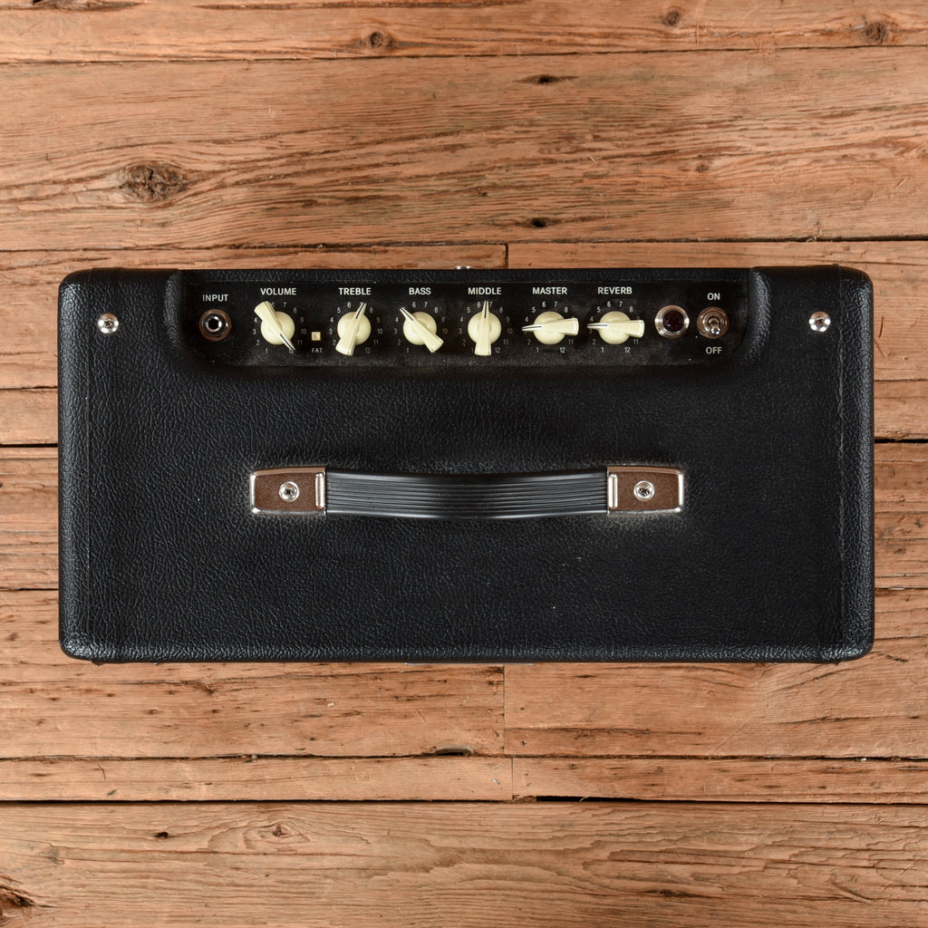 Fender Blues Junior IV 15-Watt 1x12" Guitar Combo Amp - View 3 | MusicMarket