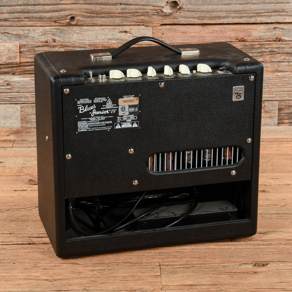 Fender Blues Junior IV - View 2 | MusicMarket