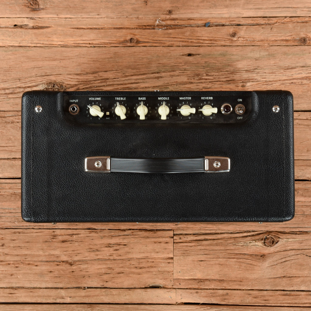 Fender Blues Junior IV - View 3 | MusicMarket