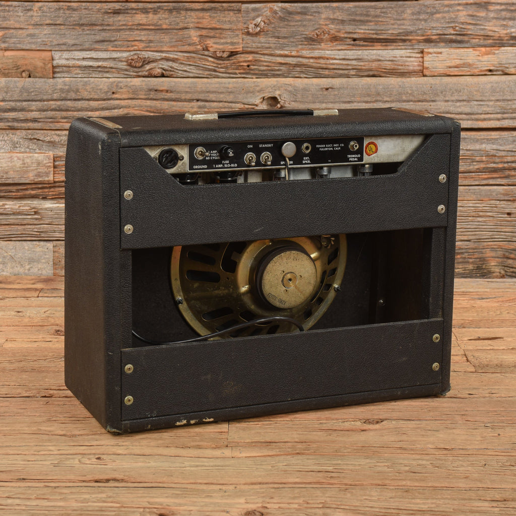 Fender Deluxe 2-Channel 20-Watt 1x12" Guitar Combo Amp 1963 - View 2 | MusicMarket
