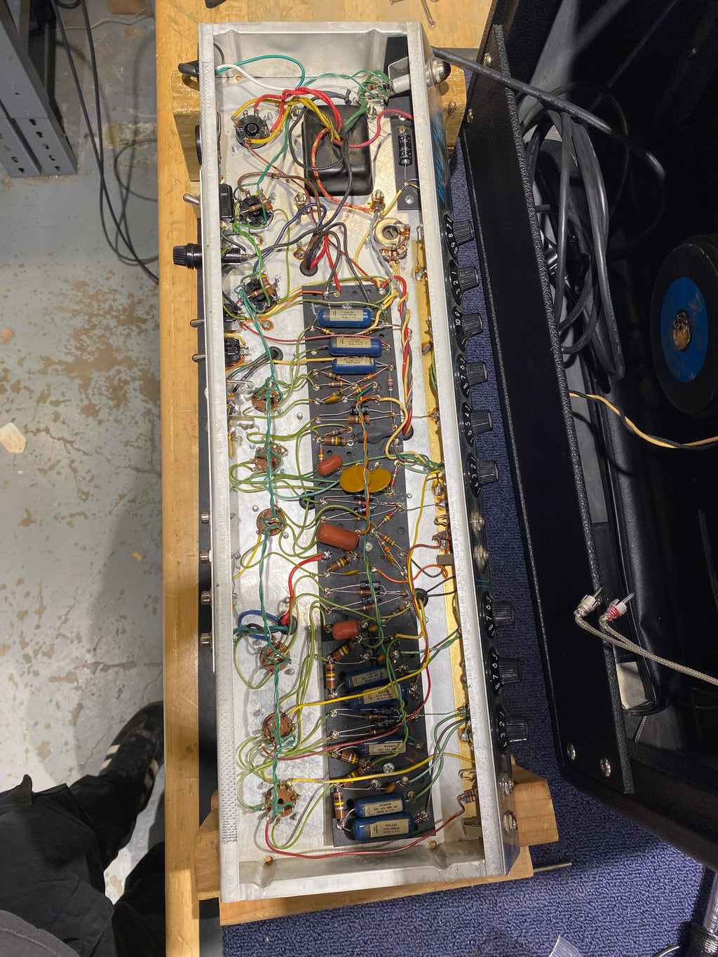 Fender Deluxe Reverb "Drip Edge" 2-Channel 22-Watt 1x12" Guitar Combo 1969 - View 3 | MusicMarket