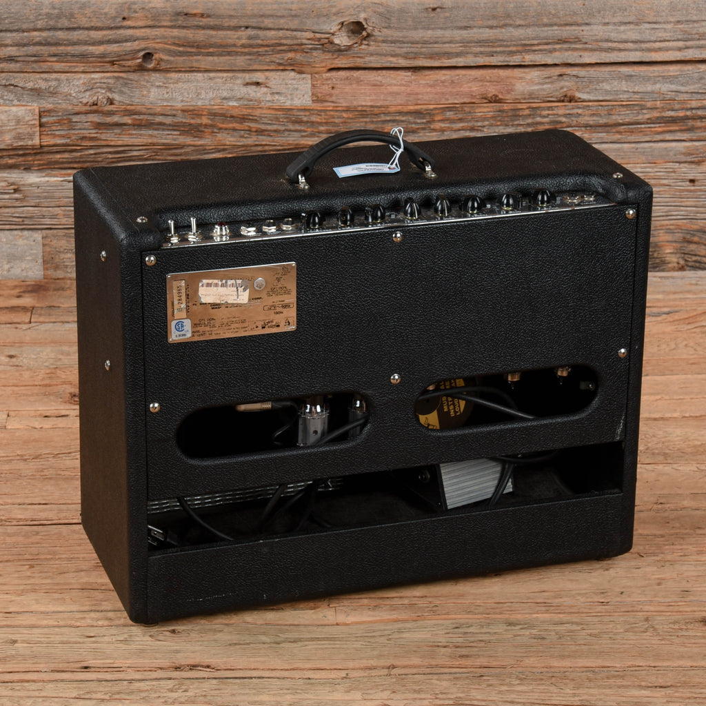 Fender Hot Rod Deluxe 3-Channel 40-Watt 1x12" Guitar Combo Amp - View 2 | MusicMarket
