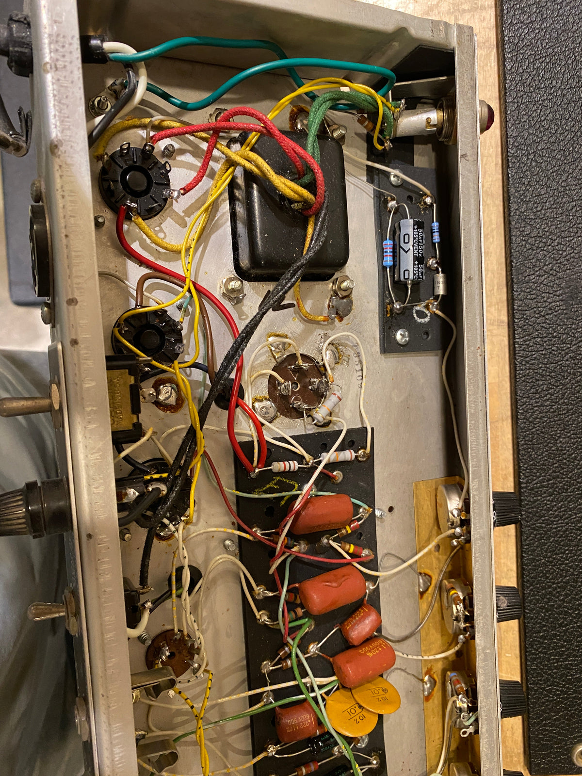 Fender Princeton 12-Watt 1x10" Guitar Combo Amp 1969 - View 3 | MusicMarket