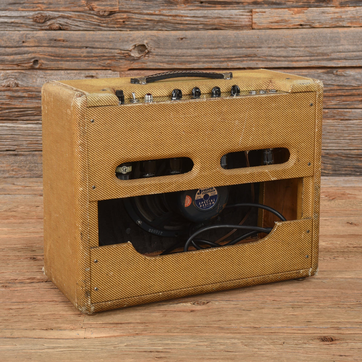 Fender Vibrolux 15-Watt 1x12" Guitar Combo Amp 1959 - View 2 | MusicMarket
