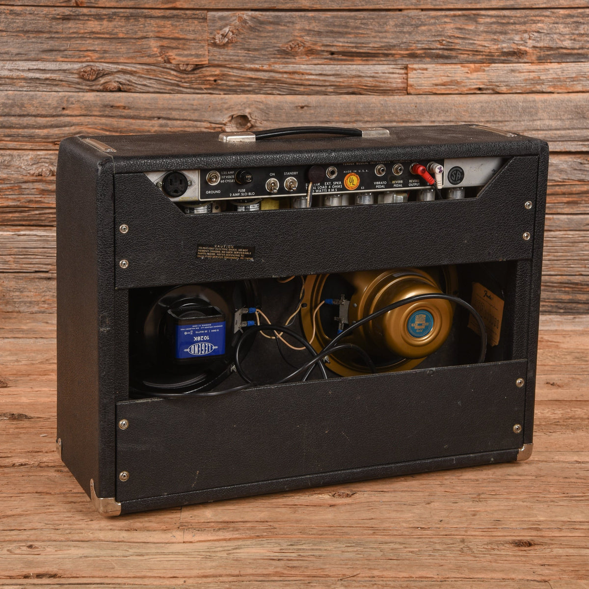 Fender Vibrolux Reverb 2-Channel 35-Watt 2x10" Guitar Combo Amp 1972 - View 2 | MusicMarket