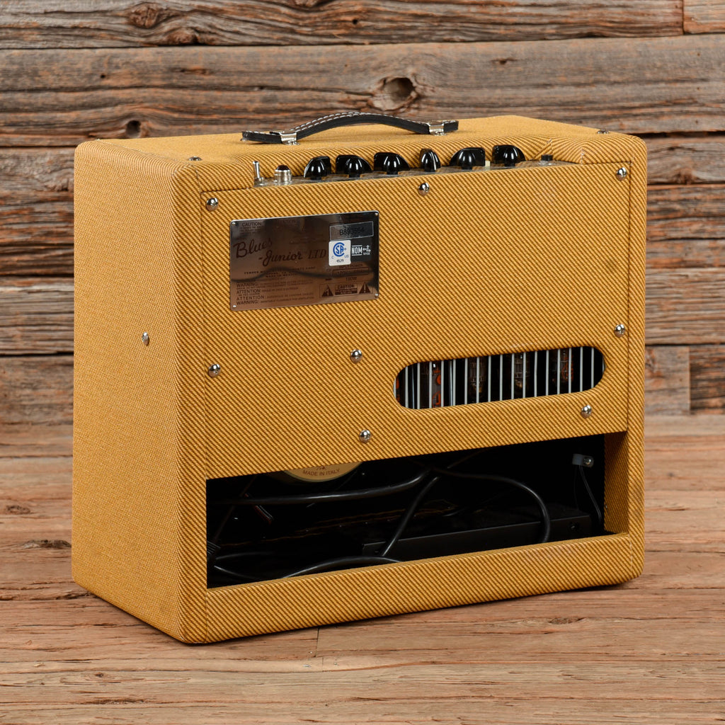 Fender Blues Jr LTD 15-Watt 1x12" Guitar Combo Amp - View 2 | MusicMarket